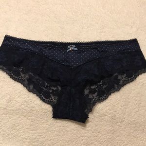 NWT Victoria’s Secret navy & blue polka dot hiphugger panties with lace Size XL